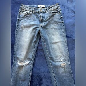 Distressed jeans size 29